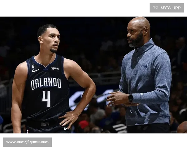 萨格斯10助魔术团队篮球，末节攻势逆转